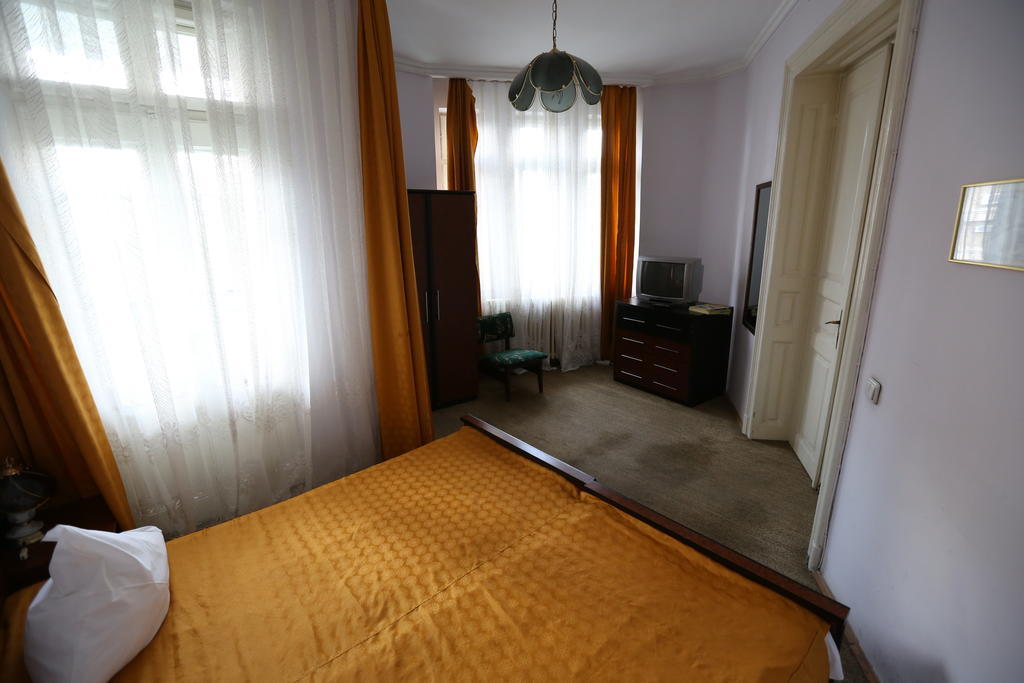 Banat Hotel Букурещ Стая снимка