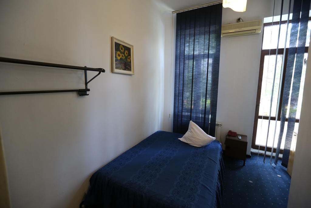 Banat Hotel Букурещ Стая снимка