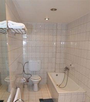 Banat Hotel Букурещ Екстериор снимка